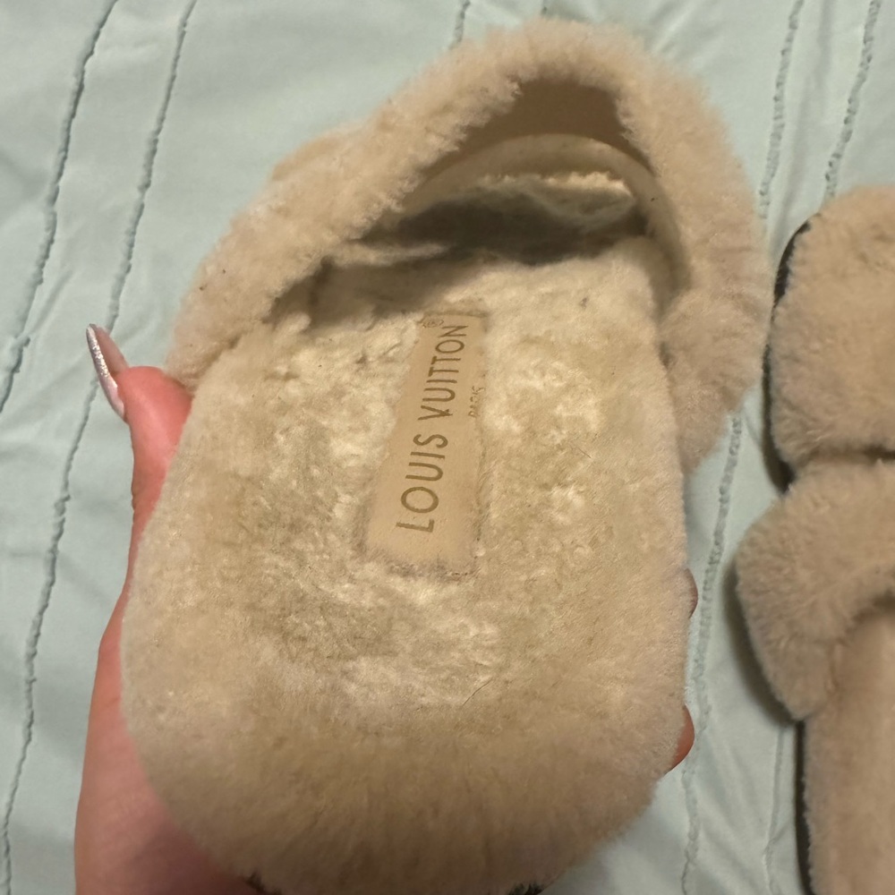 Louis Vuitton Sandals - Picture 4 of 7